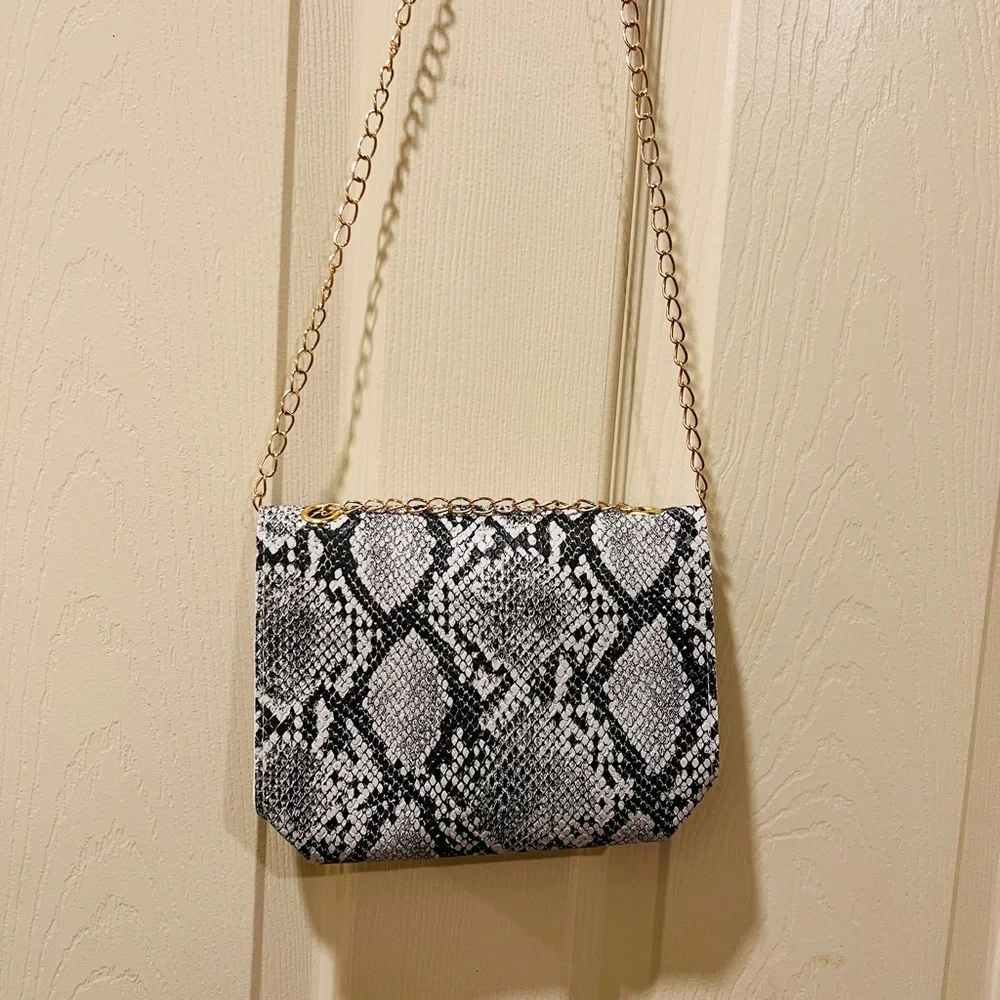 Snakeskin Print Crossbody Bag - Picture 2 of 3